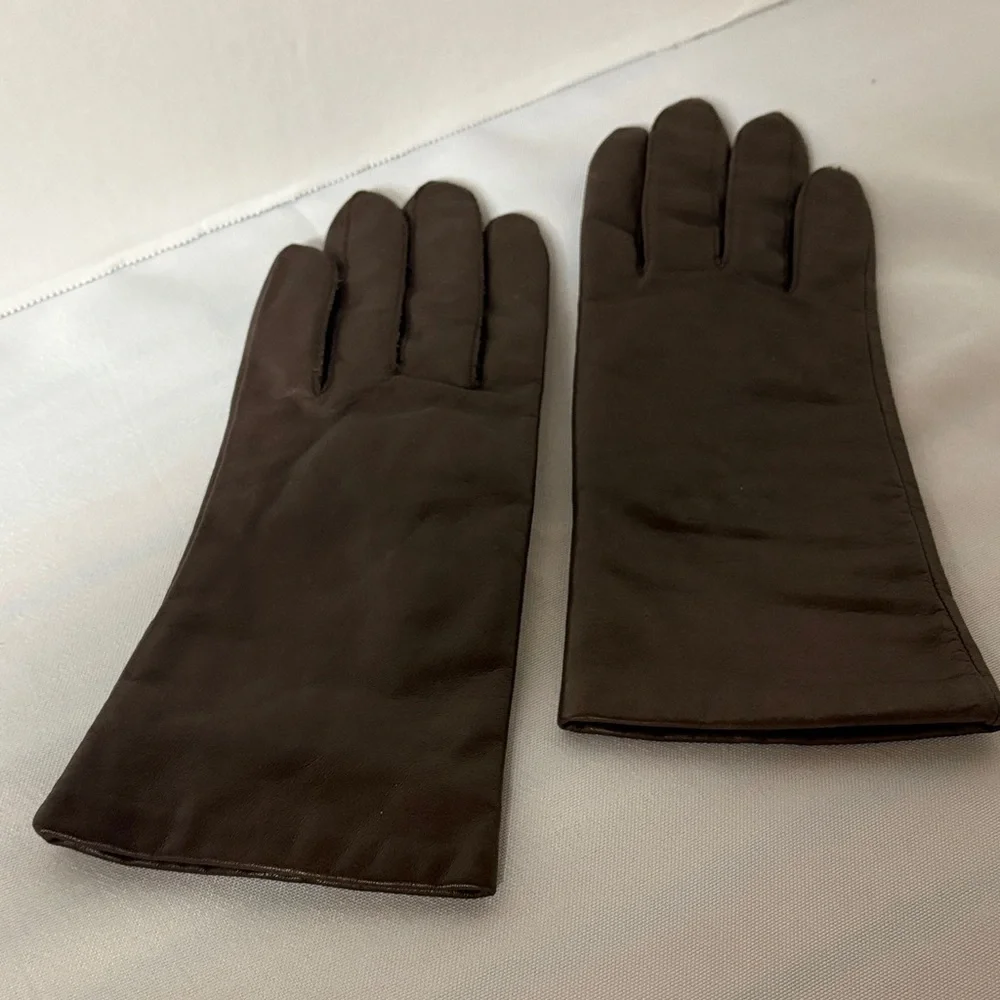 Elegant Fownes Brothers Ladies Brown Leather Gloves, Size L